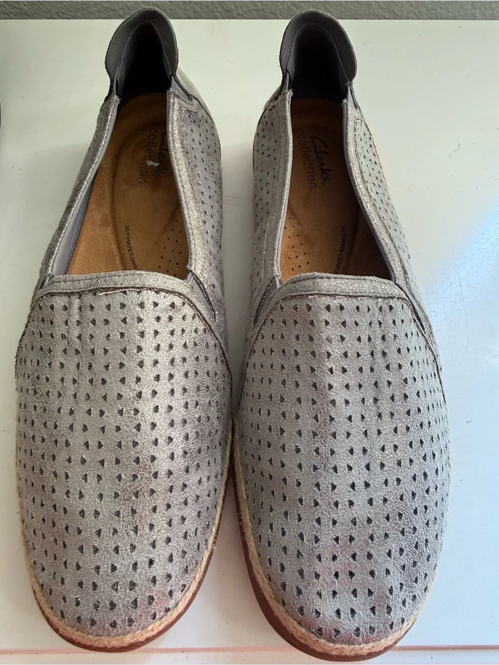 Clarks Elaina Ruby women size 11  Silver Metallic Perforated Slip-On Espadrille